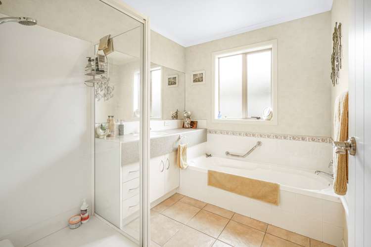 24 Sovereign Isle Lane Rototuna_14