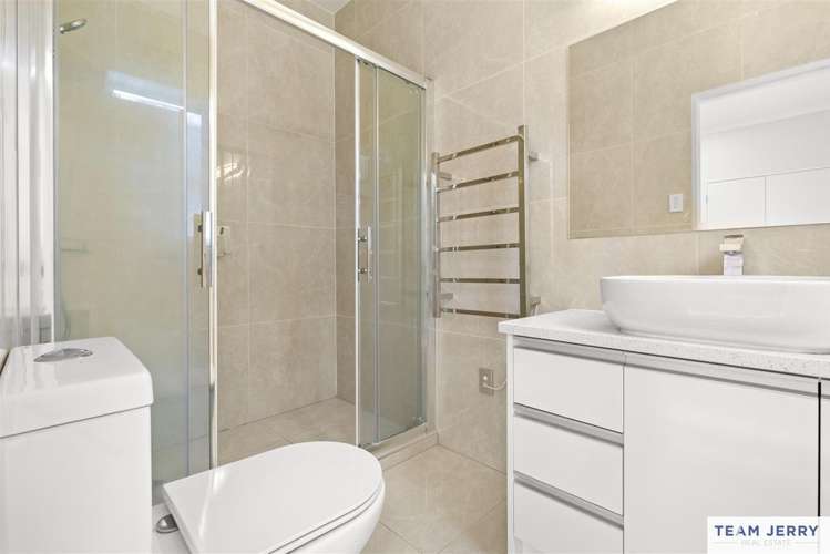 233 Murphys Road Flat Bush_21