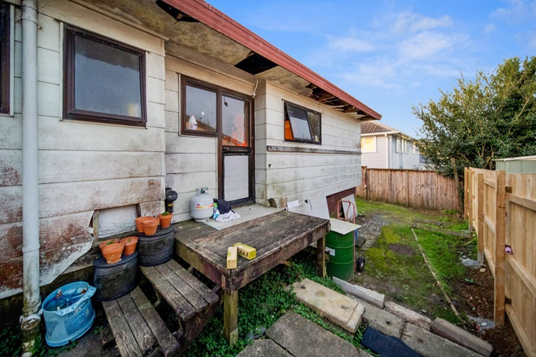 Ultimate do-up: ‘Rough as guts’ Auckland house has declared reserve of $350,000