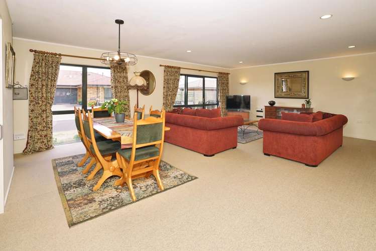 54 Grosvenor Gardens Flagstaff_2