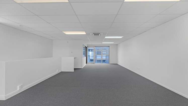 8/27 Waterman Place Ferrymead_13