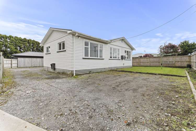 44 Egmont Road Waiwhakaiho_18