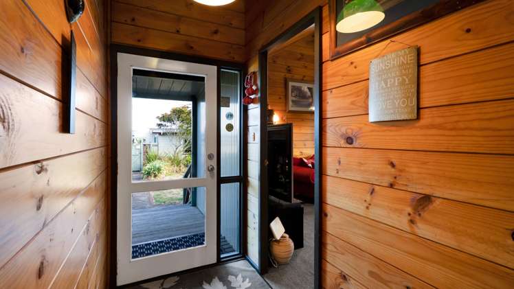 8 Pohutukawa Drive Opunake_15