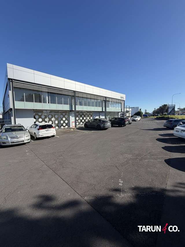 Modern Industrial Showroom & Warehouse