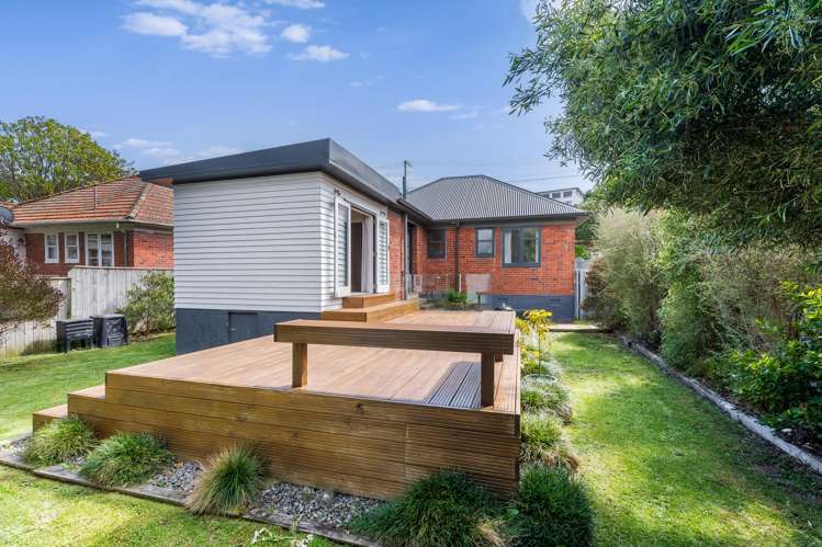 544 Broadway Strathmore Park_16