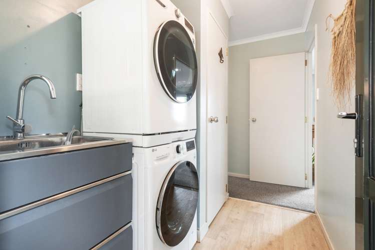 35b Henderson Crescent Parkvale_11