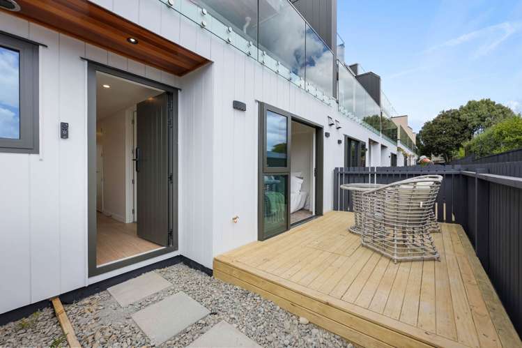 10-17/4 Springbank Lane Te Atatu Peninsula_28