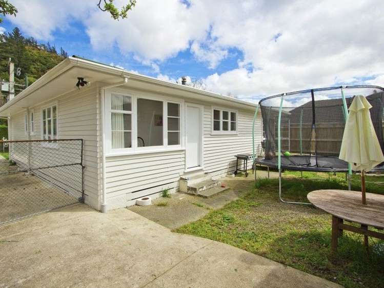 117 Hine Road Wainuiomata_14