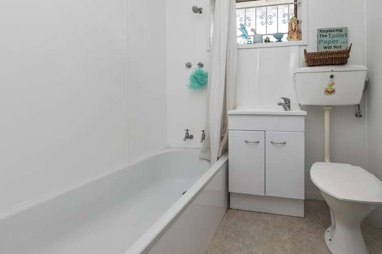 1/75 Sabulite Road Kelston_10