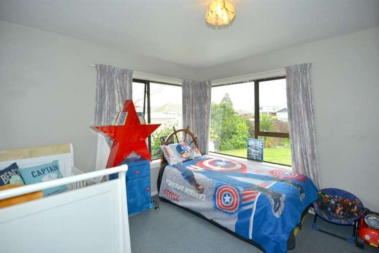 80 Kathleen Crescent Hornby_9