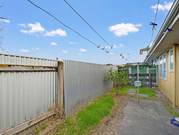2/11 Chester Street Taradale_12