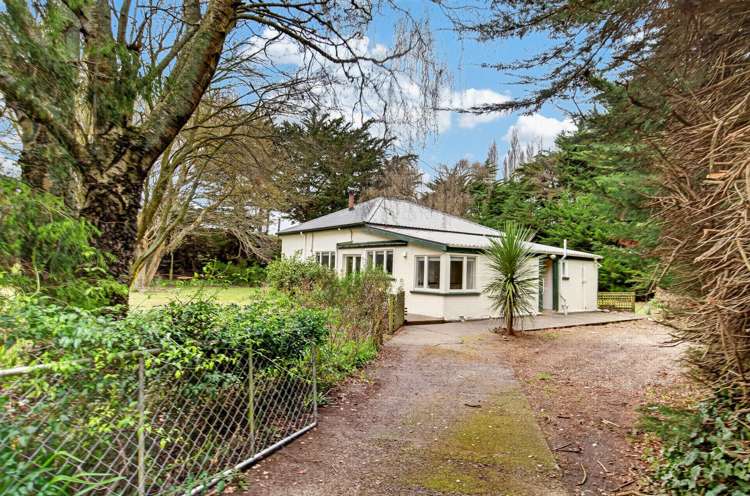 325 Curraghs Road_2