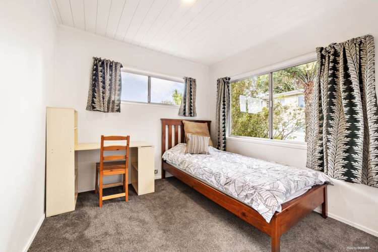 1/9 Lingham Crescent Torbay_7