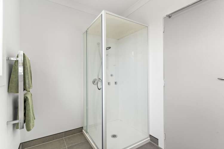 222 High Street North Carterton_10