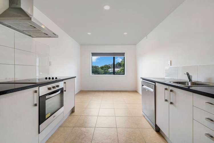 4/2 Swan Hill Drive Glen Eden_7