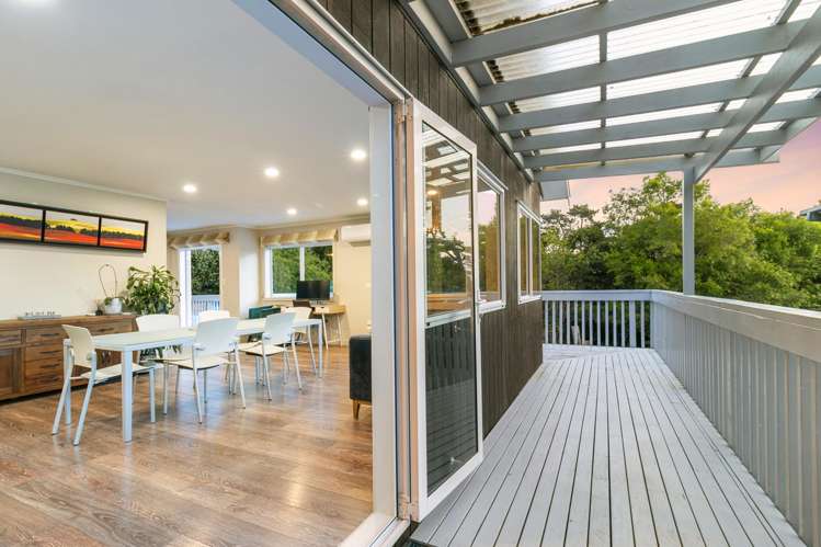 132 Attwood Road Paremoremo_29