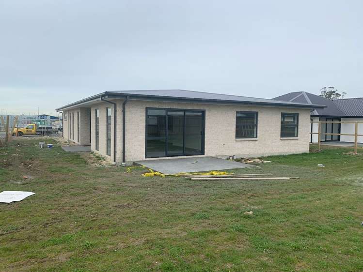 184 Faringdon Boulevard Rolleston_20