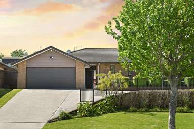 56 Farnborough Drive_1