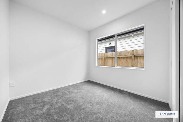 44 Furlough Road Opaheke_16