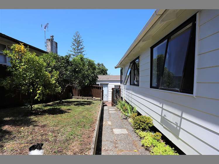 23A Stottholm Rd 1676_7