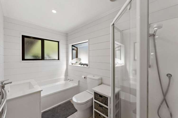 22 Albatross Road Red Beach_13