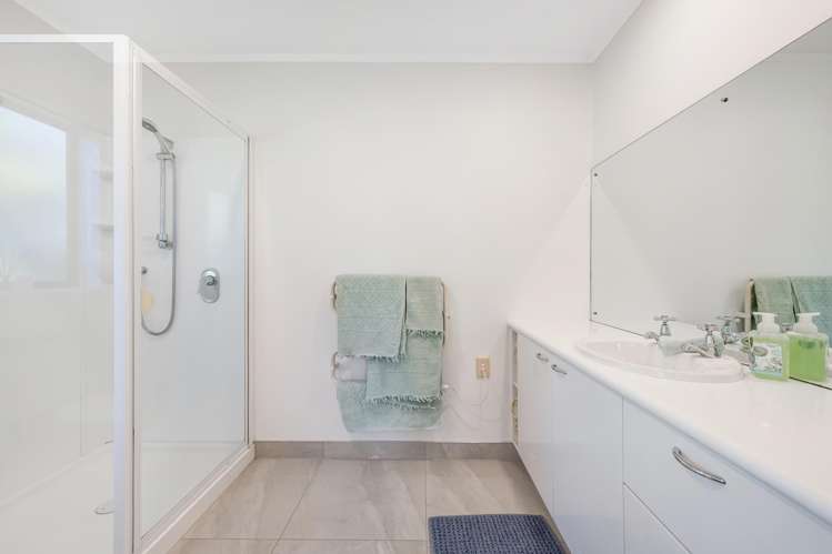 20 Butley Drive Farm Cove_17