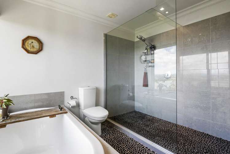 5 Chatham Avenue Paremoremo_20