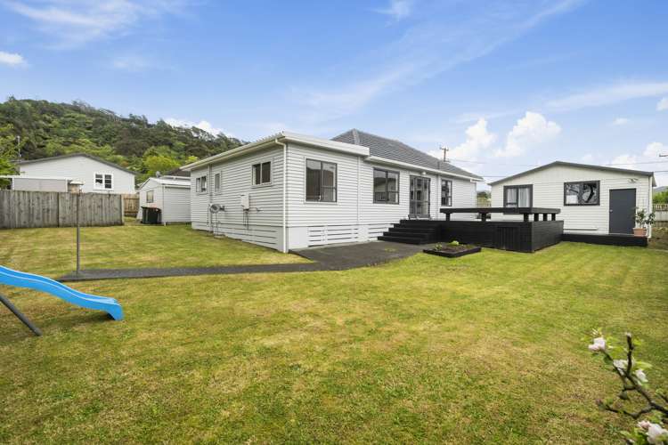 4 Kent Street Wainuiomata_16