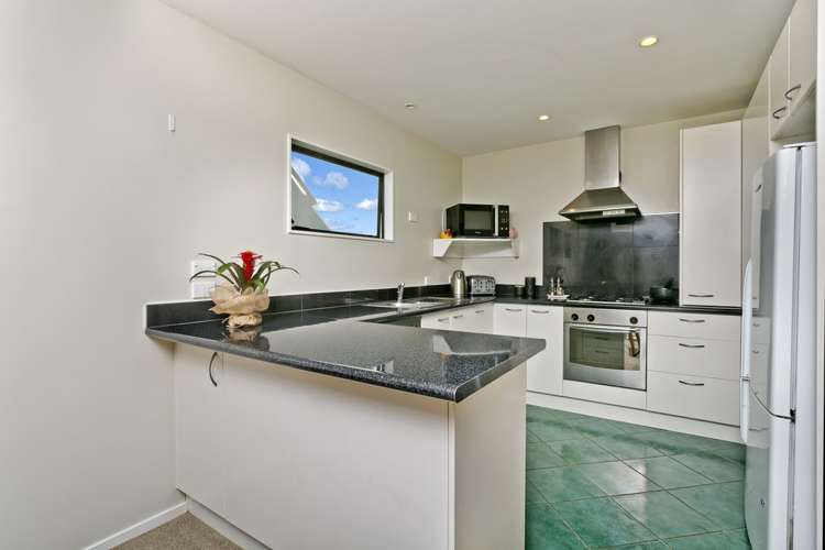 7/12 Herons Way Northcote_23