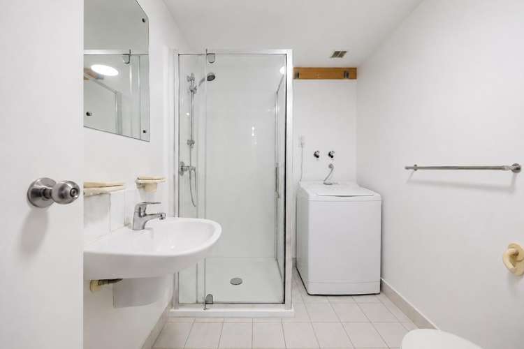 13B/3 Whitaker Place Auckland Central_5