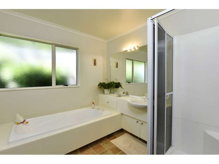 54 Aldinga Avenue Stoke_14