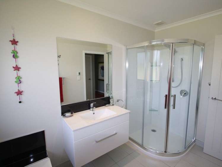 55 Welch Road Opaki_11