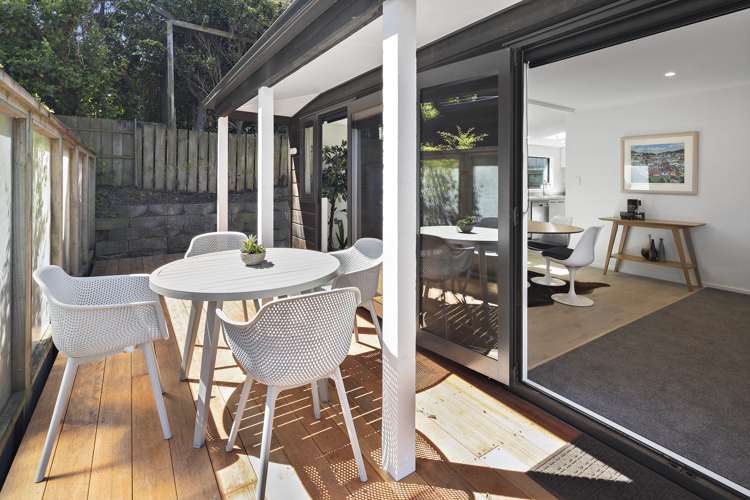 2/85 Elizabeth Street Mount Victoria_13