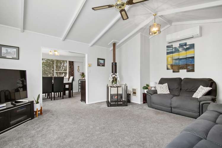 4 Monterey Place Totara Park_1