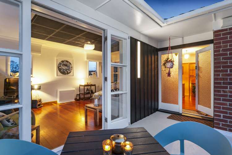 8 Fairmount Road Titirangi_1