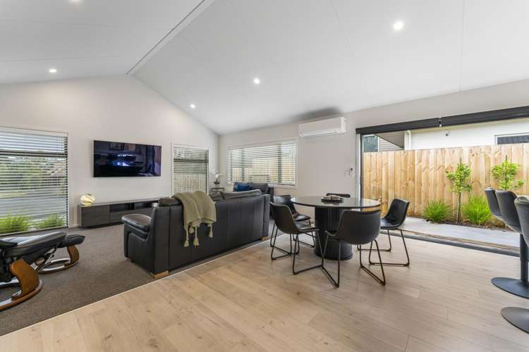 47 Charles Crescent Rainbow Point_6