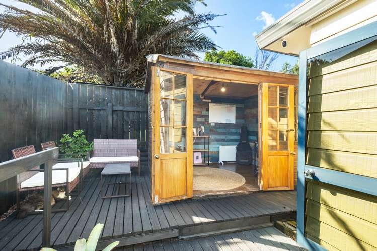 35B Henderson Crescent Gate Pa_19