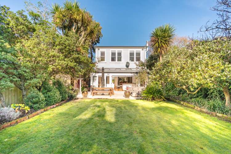 8 Carrington Street Mount Cook_20