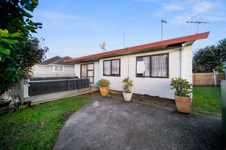 2 Frizell Street Beach Haven_11