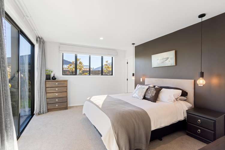 12 Spitfire Drive Burleigh_21