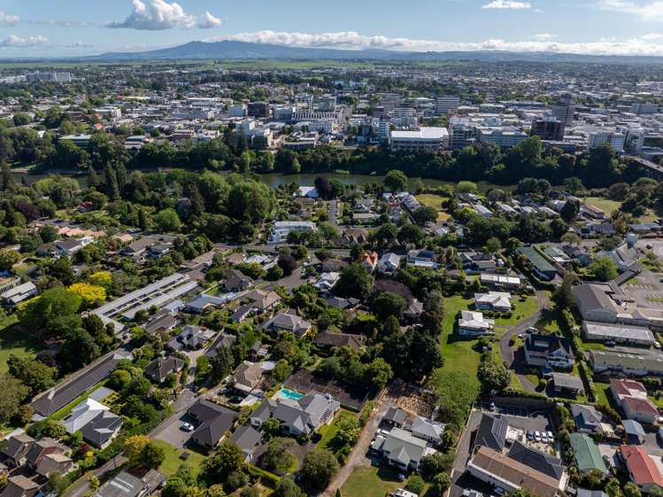 643 Grey Street Hamilton East_41