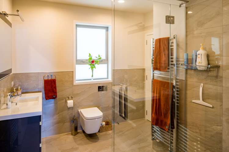 51 Dowse Drive Maungaraki_15