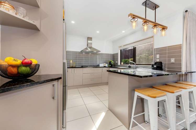 18 Ainwick Road Flat Bush_12