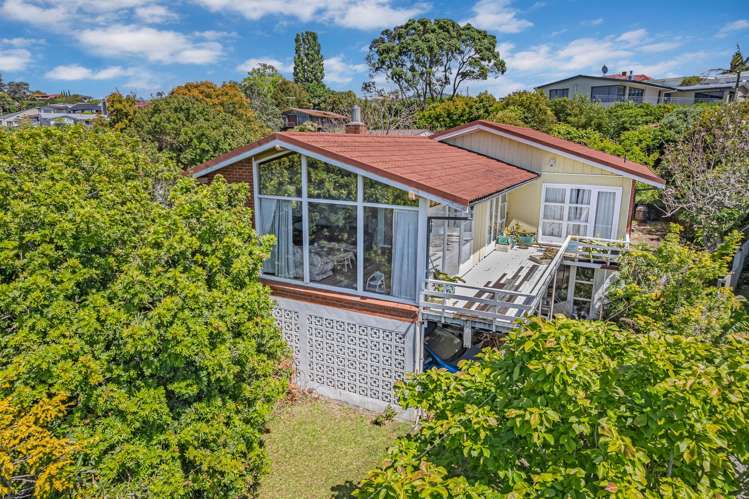 15 Colmar Road Mellons Bay_2