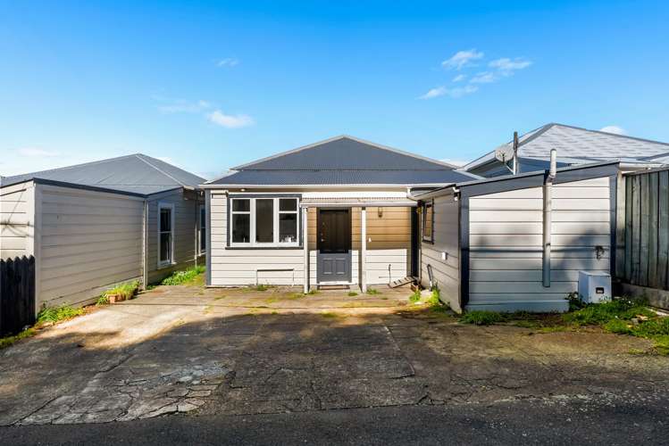211 Grant Road Thorndon_15