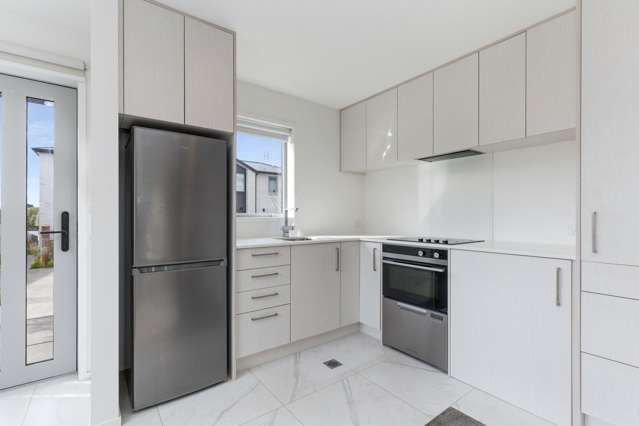4/24 Kelwyn Road Kelston_1