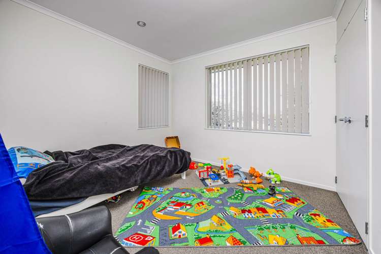 13 Phar Lap Crescent Takanini_6