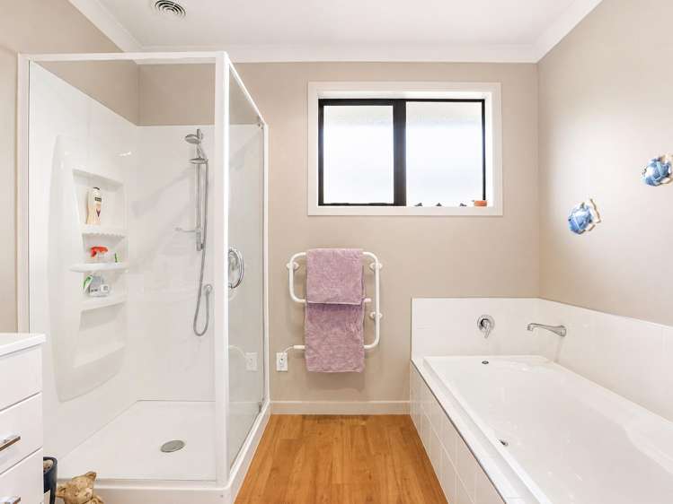 35 Thomas Road Huntington_19