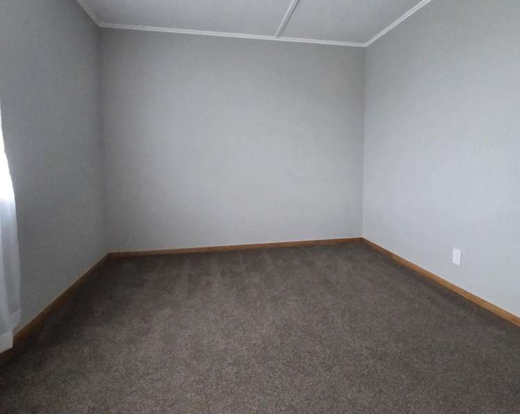 8B Devon Place Cannons Creek_10