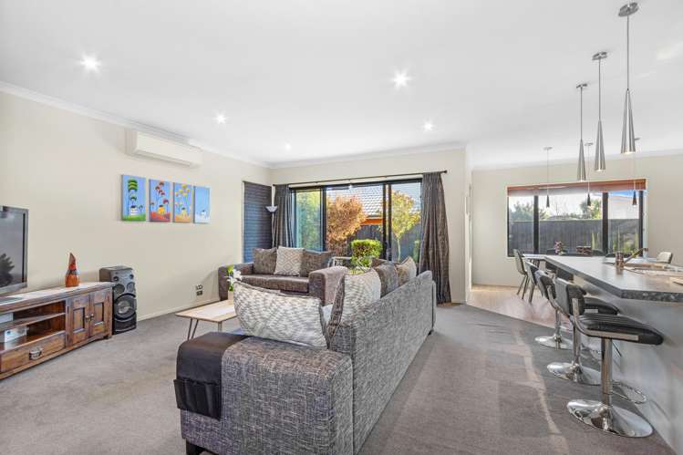 8 Longspur Avenue_4
